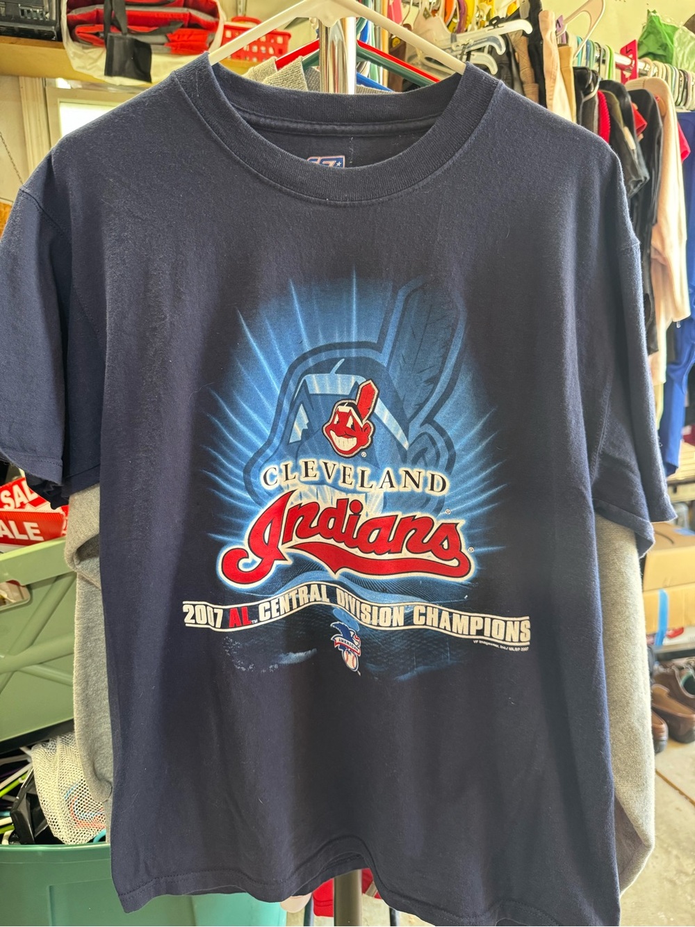 Cleveland Indians 2017 AL Central Division Champions T-Shirt – Medium